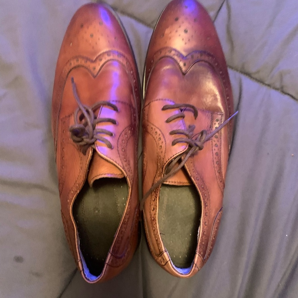 Dress shoes